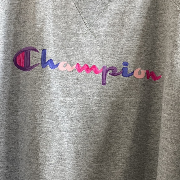 Sweatshirt. Champion. - Picture 4 of 8